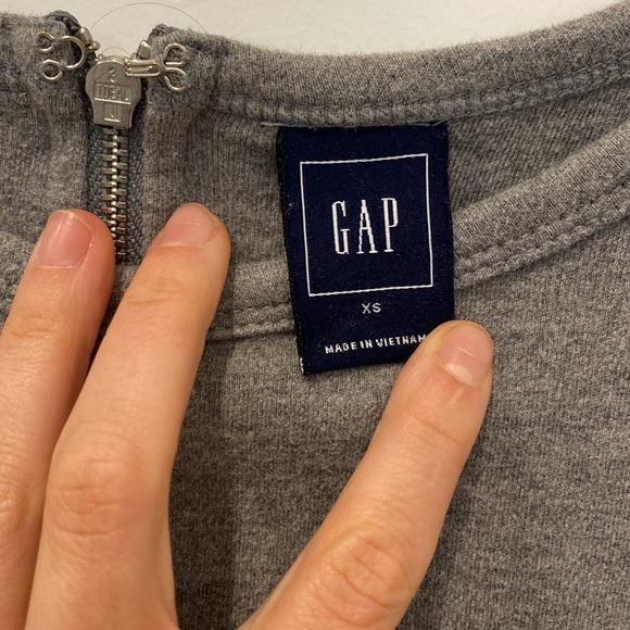 Gap peplum top - Picture 2 of 3